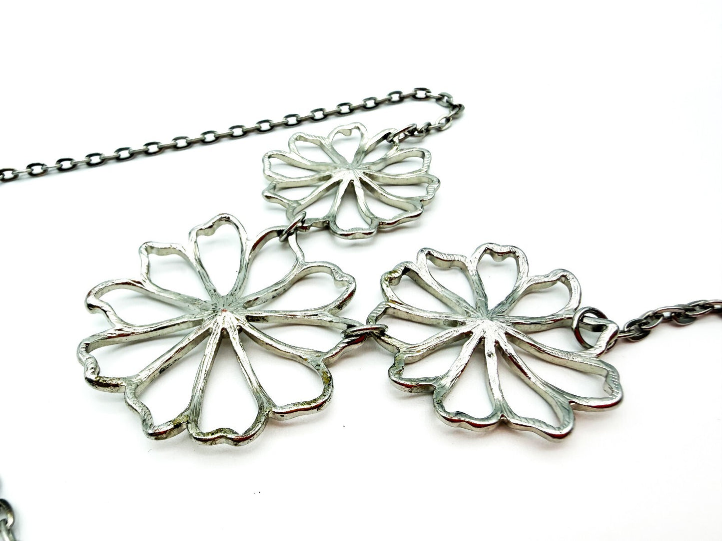 Silver Tone Triple Flower Statement Necklace Rhinestone Floral Pendant 26”