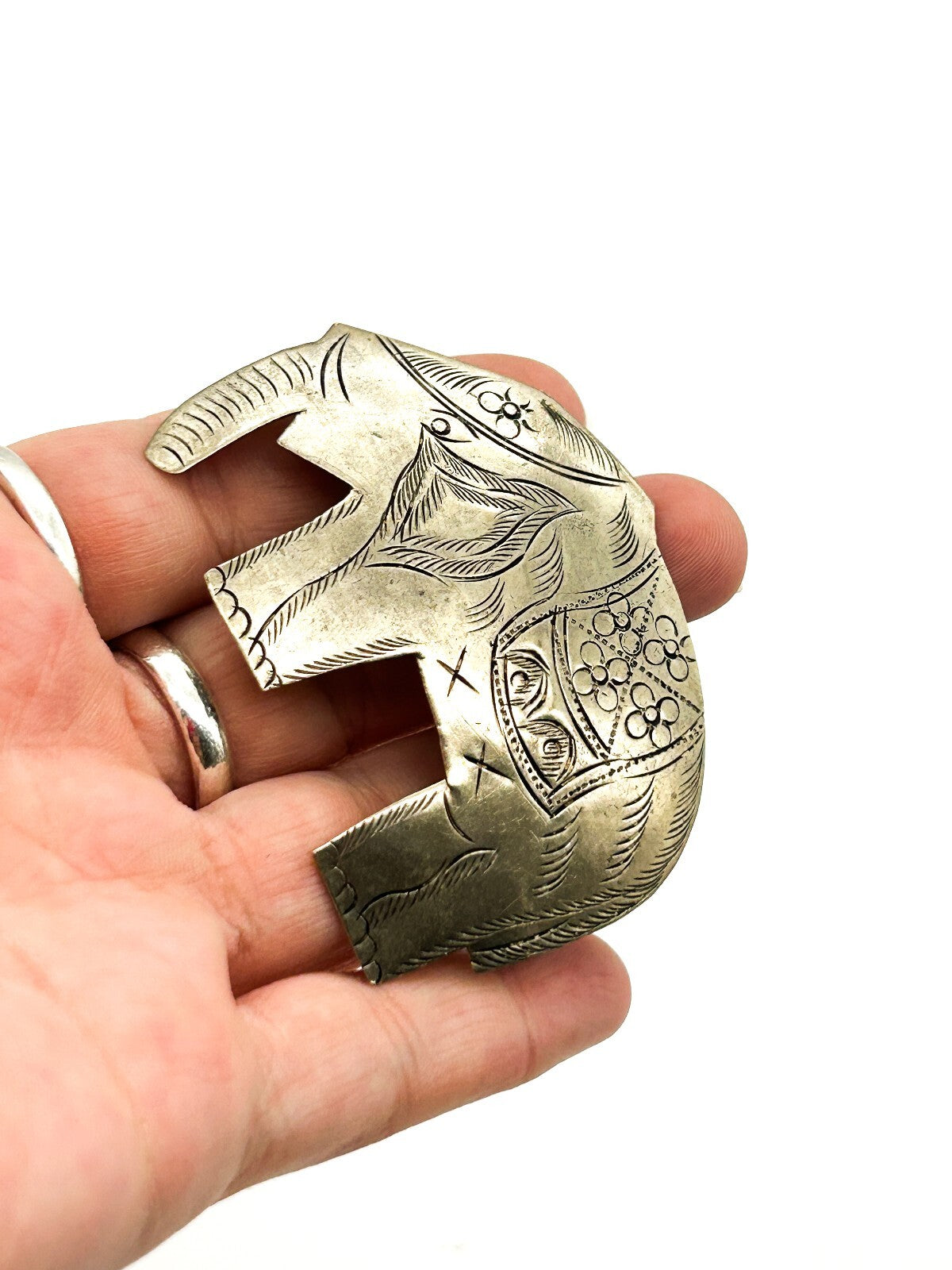 Vintage Silver Tone Etched Elephant Brooch Figural Animal Pin Ethnic Style 6cm