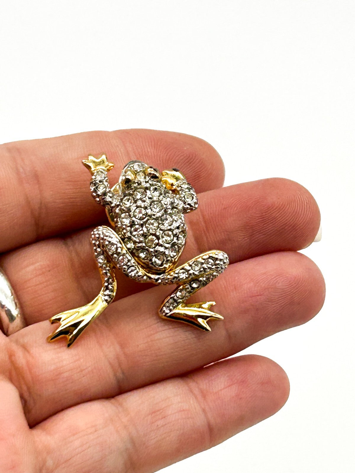 Vintage Articulated Legs Frog Gold Tone Pave Rhinestone Novelty Animal Pin Fun