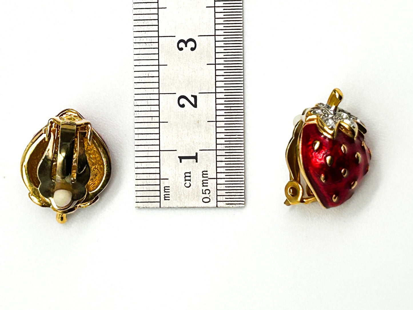 Vintage Cabouchon Strawberry Clip On Earrings Red Enamel Gold Tone Novelty Fruit