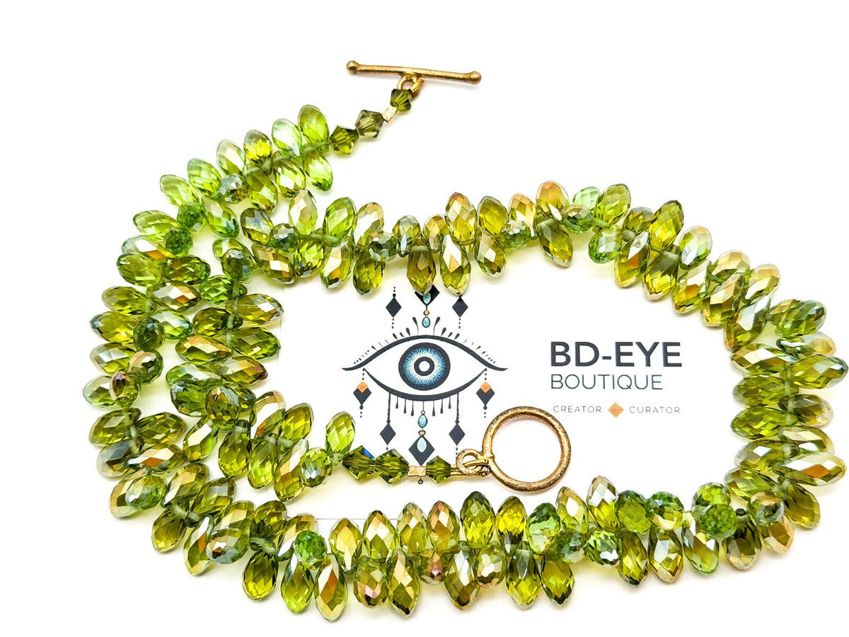 Swarovski Beads Green Crystal Necklace Faceted Teardrop Beads Gold Tone Toggle