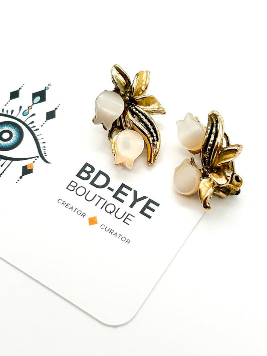 Vintage Gold Tone Thermoset Lucite Tulip Flower Clip On Earrings 1950s Retro