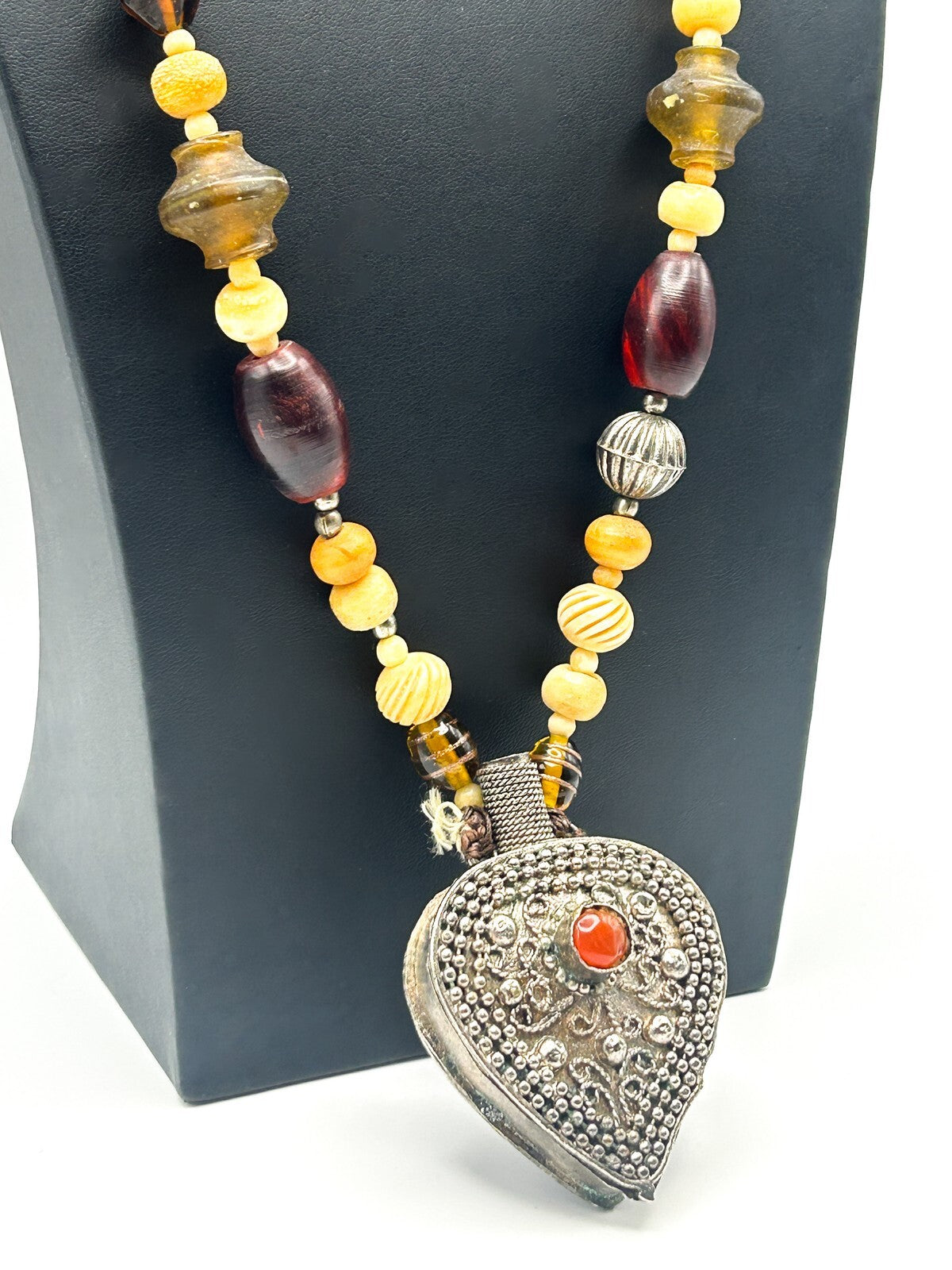 Vintage Repousse Heart Perfume Bottle Pendant Necklace Silver Tone Beaded 14”