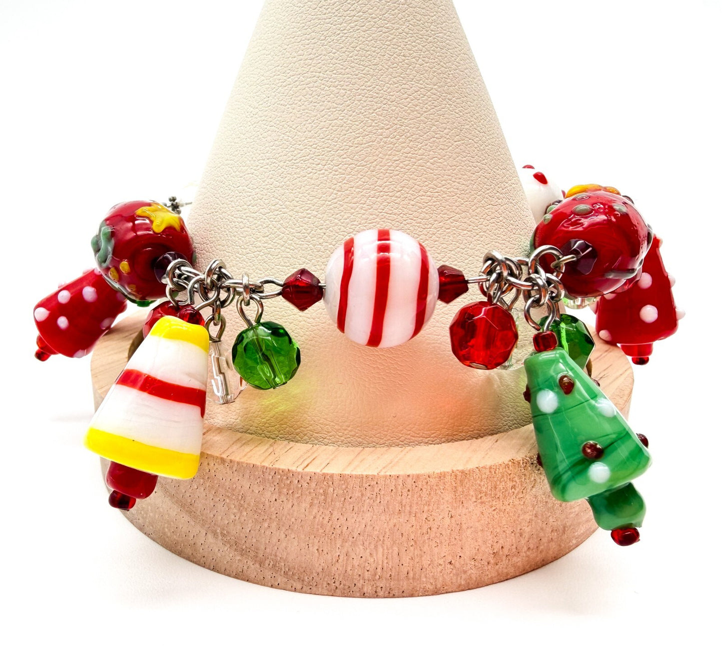 Christmas Charm Bracelet Glass Beads Festive Lampwork Red Green Xmas 8”