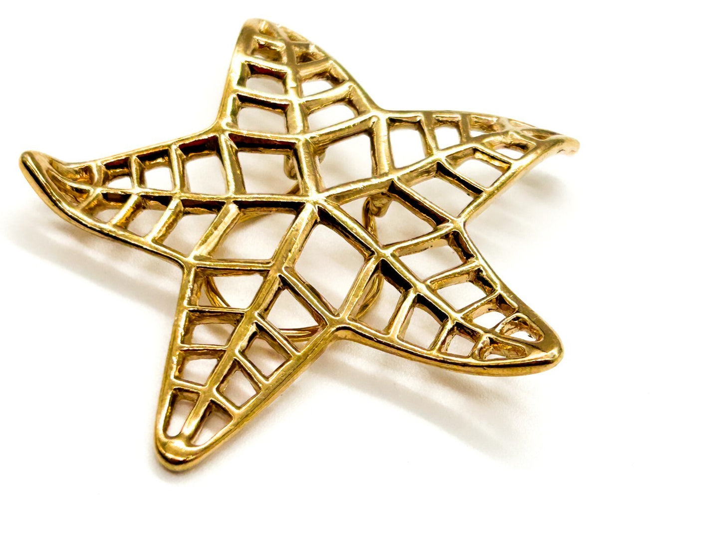 Gold Tone Openwork Starfish Scarf Clip Large Coastal Nautical Accessory 6.5cm