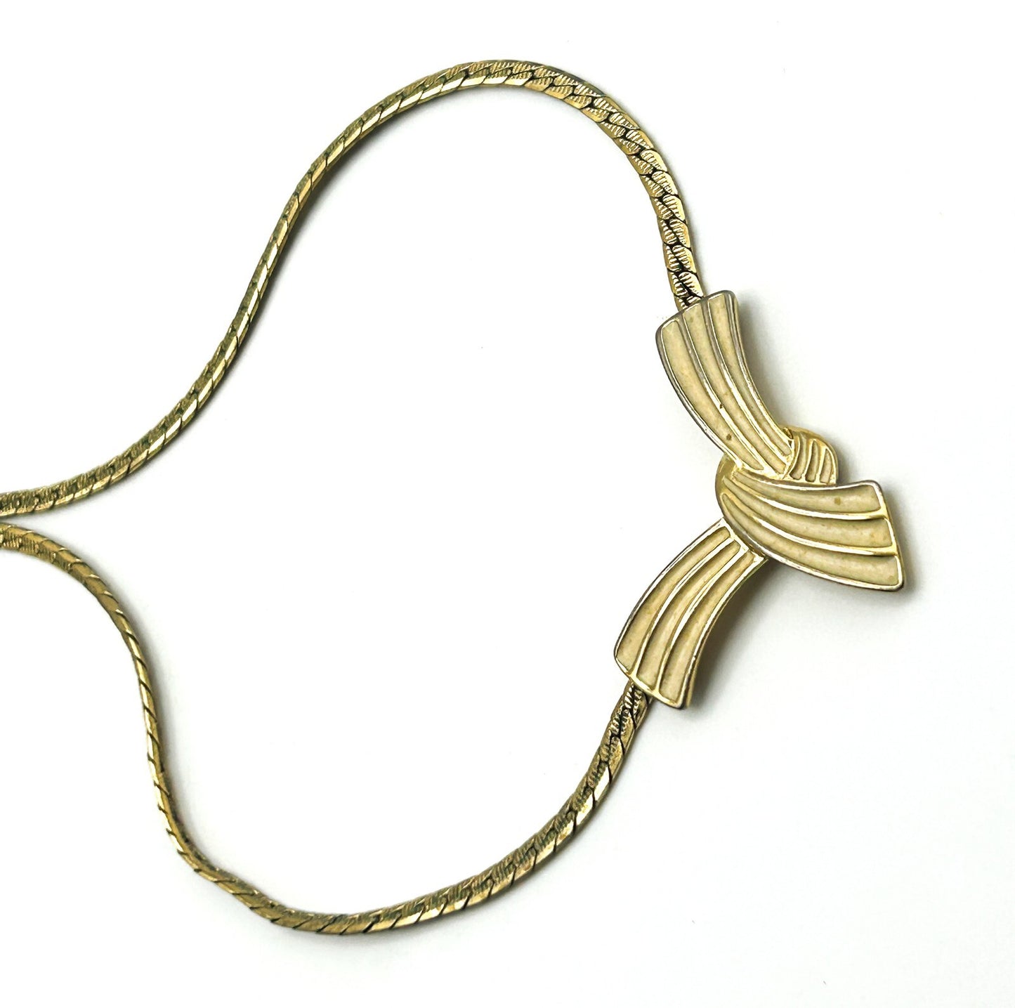 Vintage Trifari Gold Tone Enamel Ribbon Pendant Necklace READ