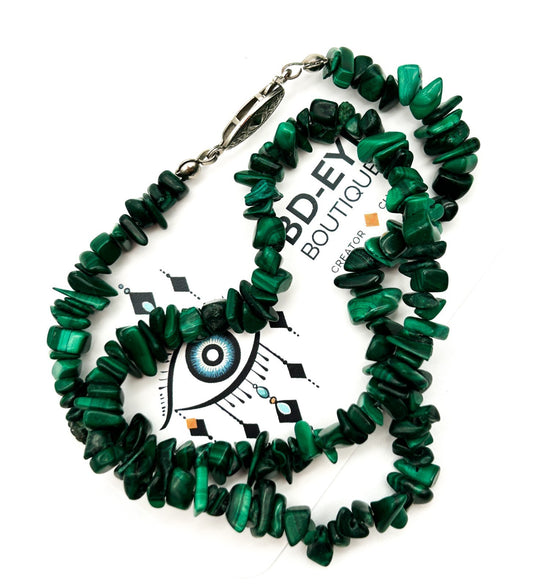 Vintage Malachite Chip Bead Choker Necklace Green Stone Natural Boho Polished