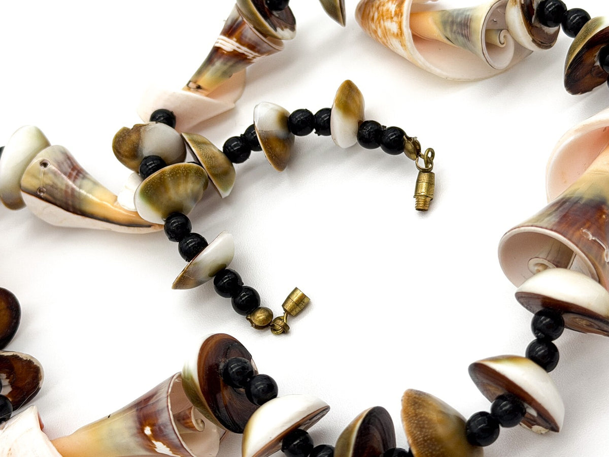 Vintage Conch Shell Necklace Graduated Spiral Shell Bead Strand Coastal Boho