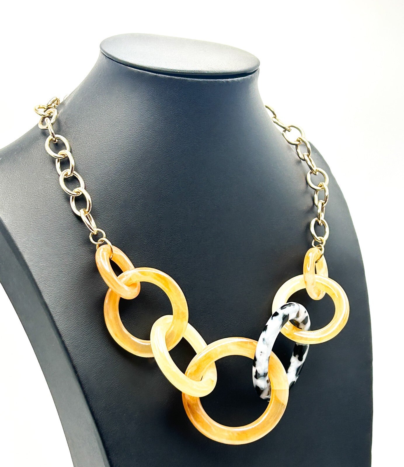 Oliver Bonas Juno Resin Link Necklace – Gold Tone Chain, 19”