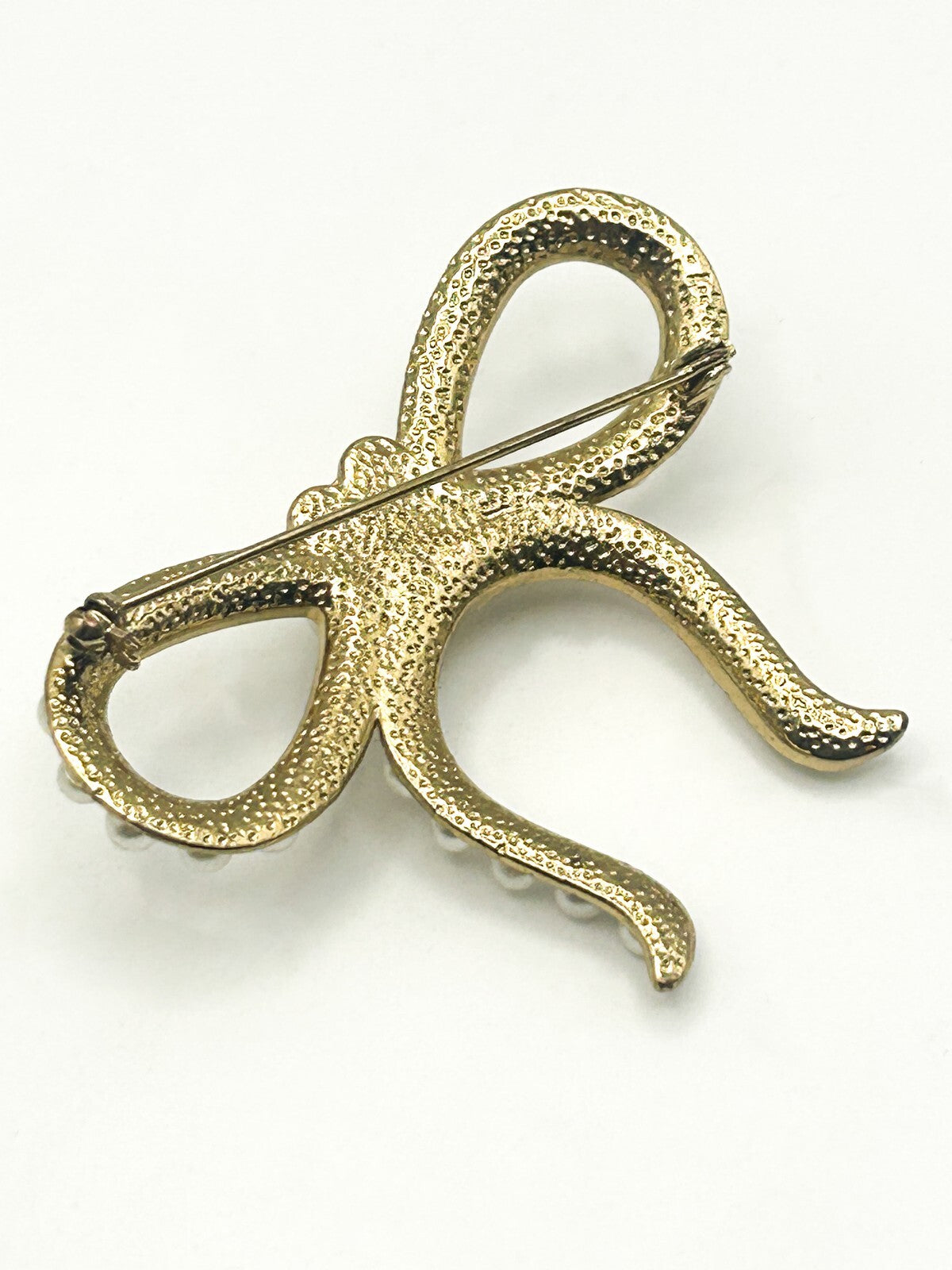 Vintage Faux Pearl Gold Tone Bow Brooch – 6cm