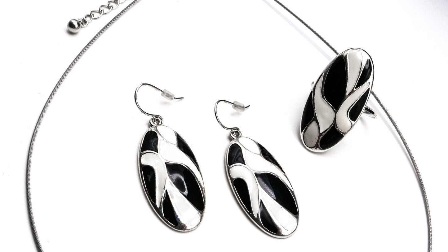 Monochrome Enamel Oval Jewellery Set - Black White Retro 80's