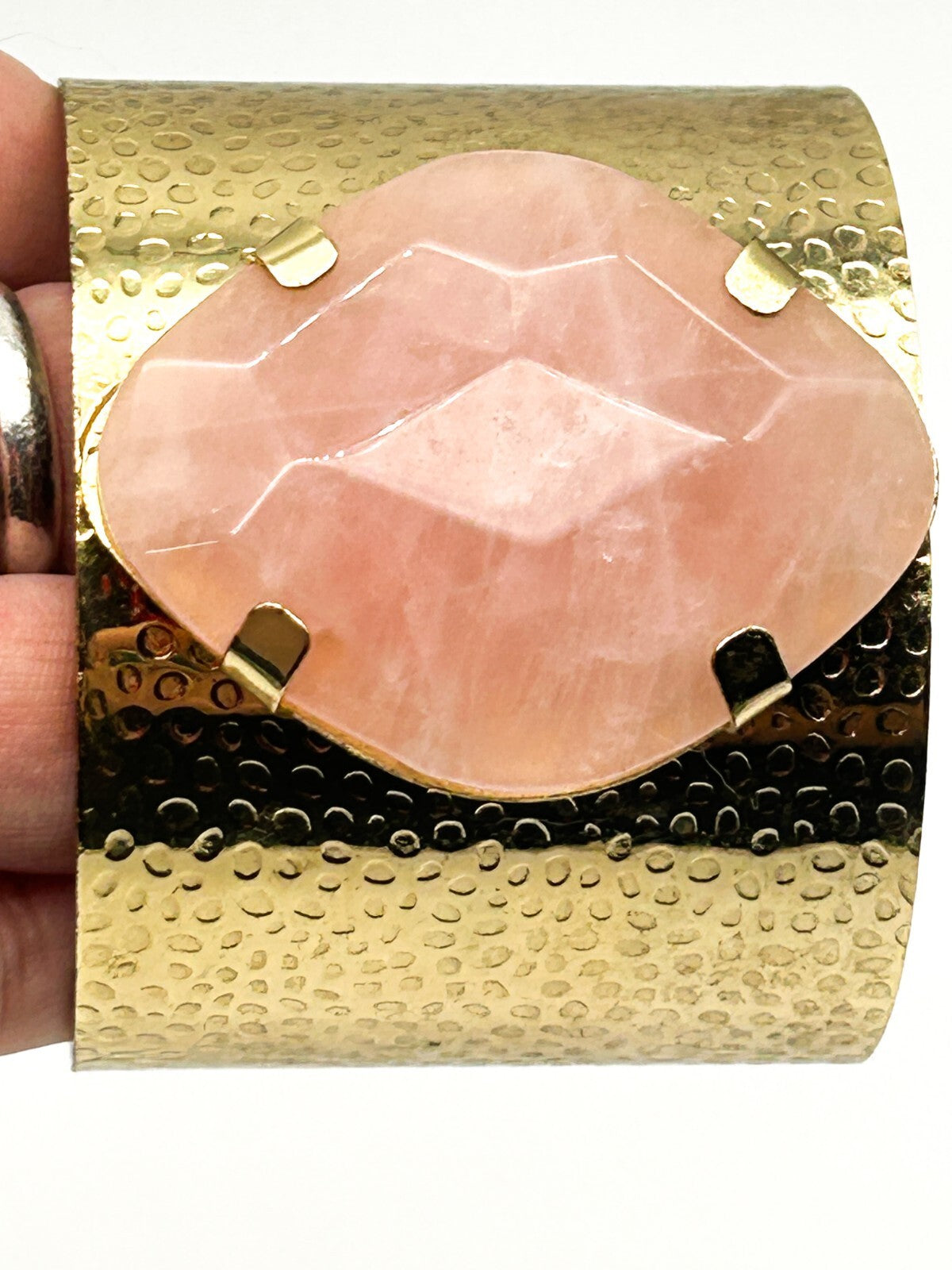 Pink Jade Gold Tone Textured Cuff Bracelet Faceted Stone Boho Statement Retro