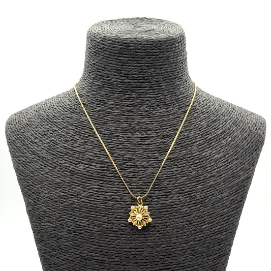 Vintage Gold Tone Faux Pearl Flower Pendant Necklace Floral Dainty Chain Retro