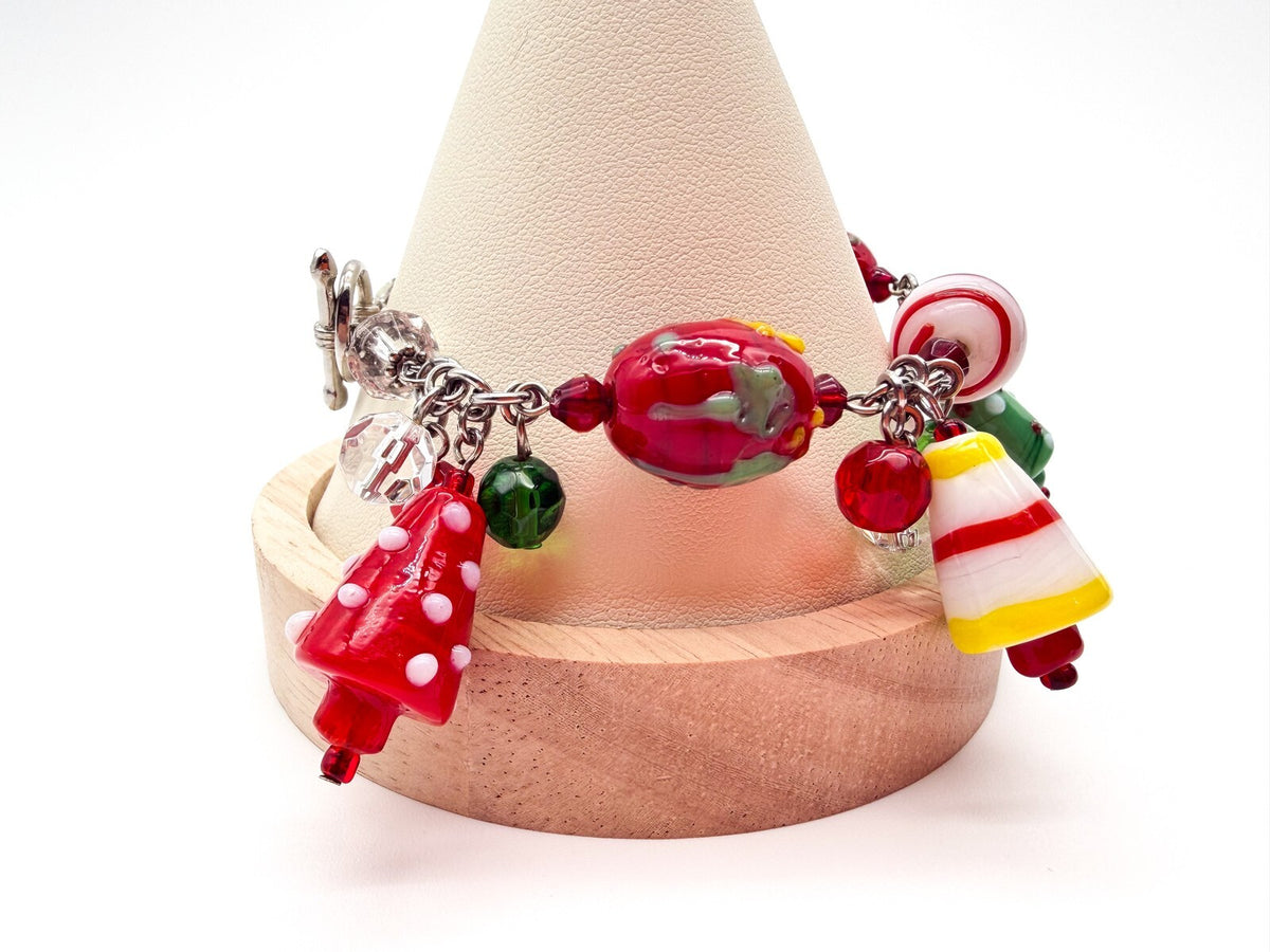 Christmas Charm Bracelet Glass Beads Festive Lampwork Red Green Xmas 8”