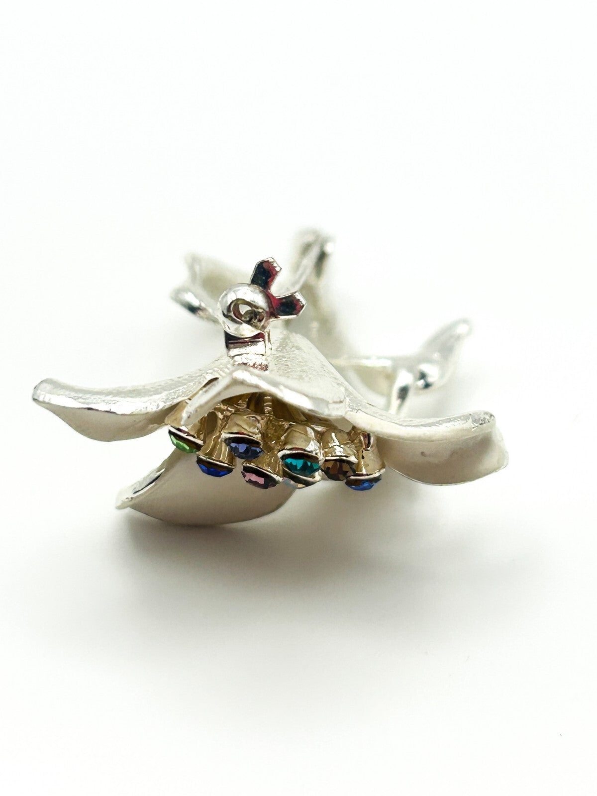 Vintage Buckingham White Enamel Lily Flower Brooch
