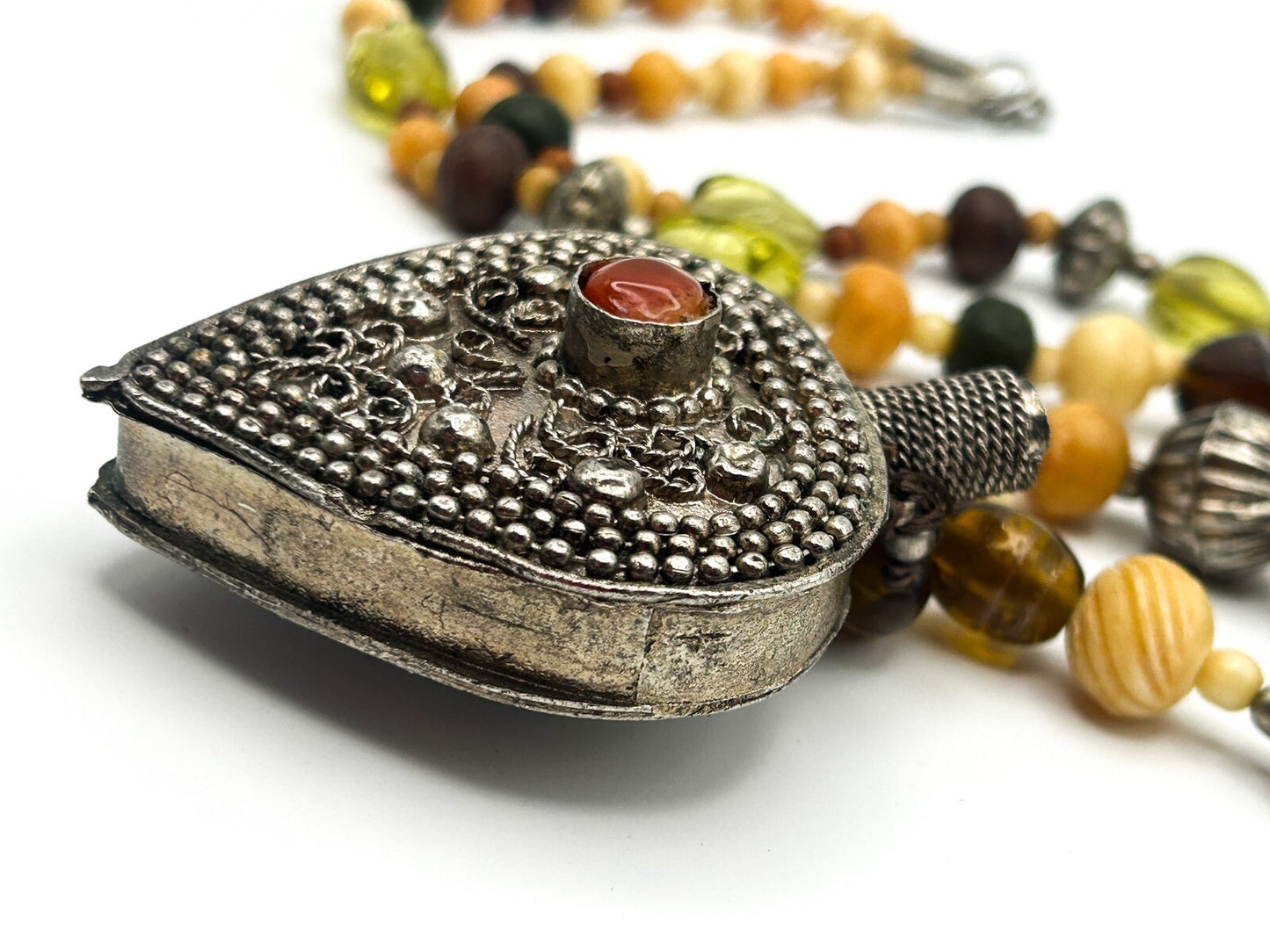 Vintage Repousse Heart Perfume Bottle Pendant Necklace Silver Tone Beaded 14”