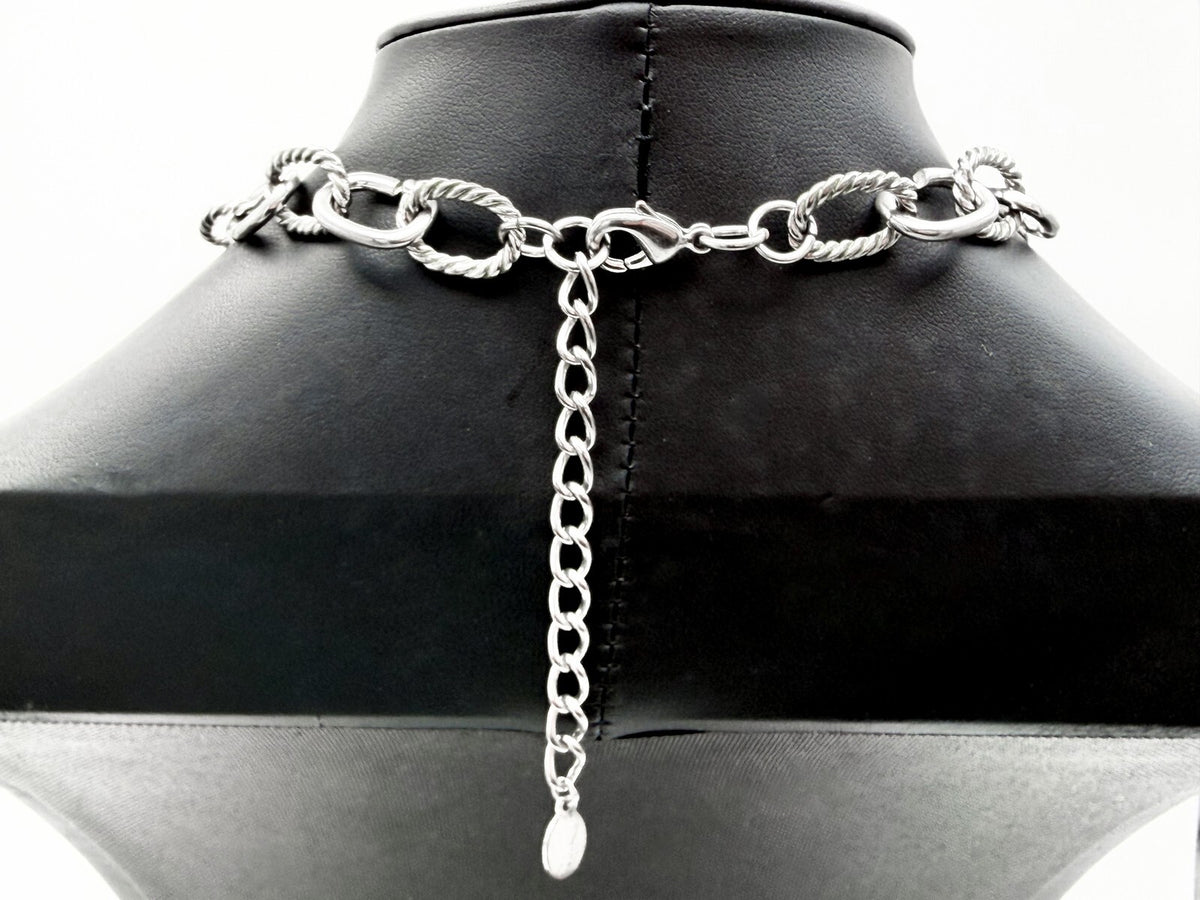 Signed Bijoux Terner Chunky Silver Tone Chain Necklace with Ribbed Shell Pendant