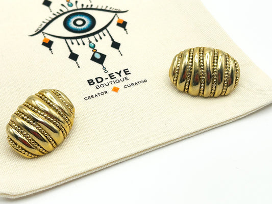 Vintage Ribbed Gold Tone Oval Clip-On Earrings