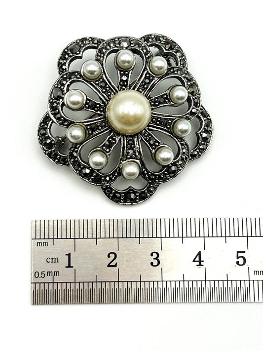 Vintage Faux Pearl Marcasite Flower Brooch Silver Tone Floral Pin 4cm