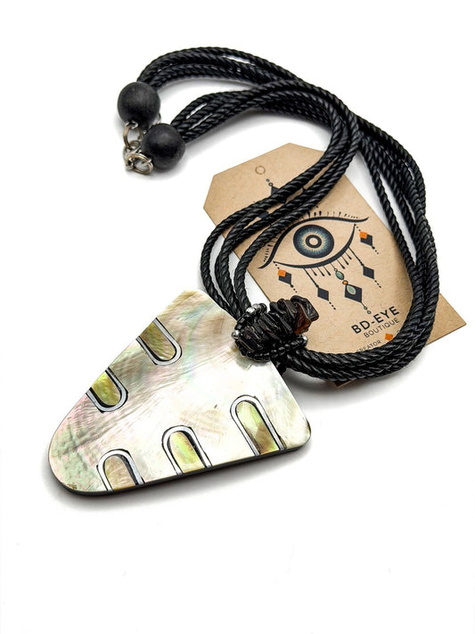Mother of Pearl / Abelone & Acrylic Arrowhead Pendant Necklace on 5 Strand - 90s