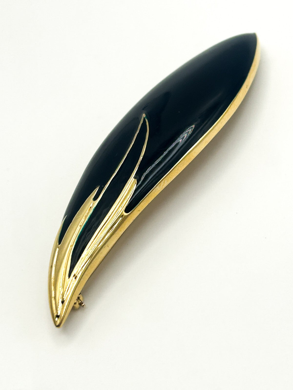 Black Enamel Gold Tone Abstract Brooch with Sweeping Lines 80s - Pin Retro