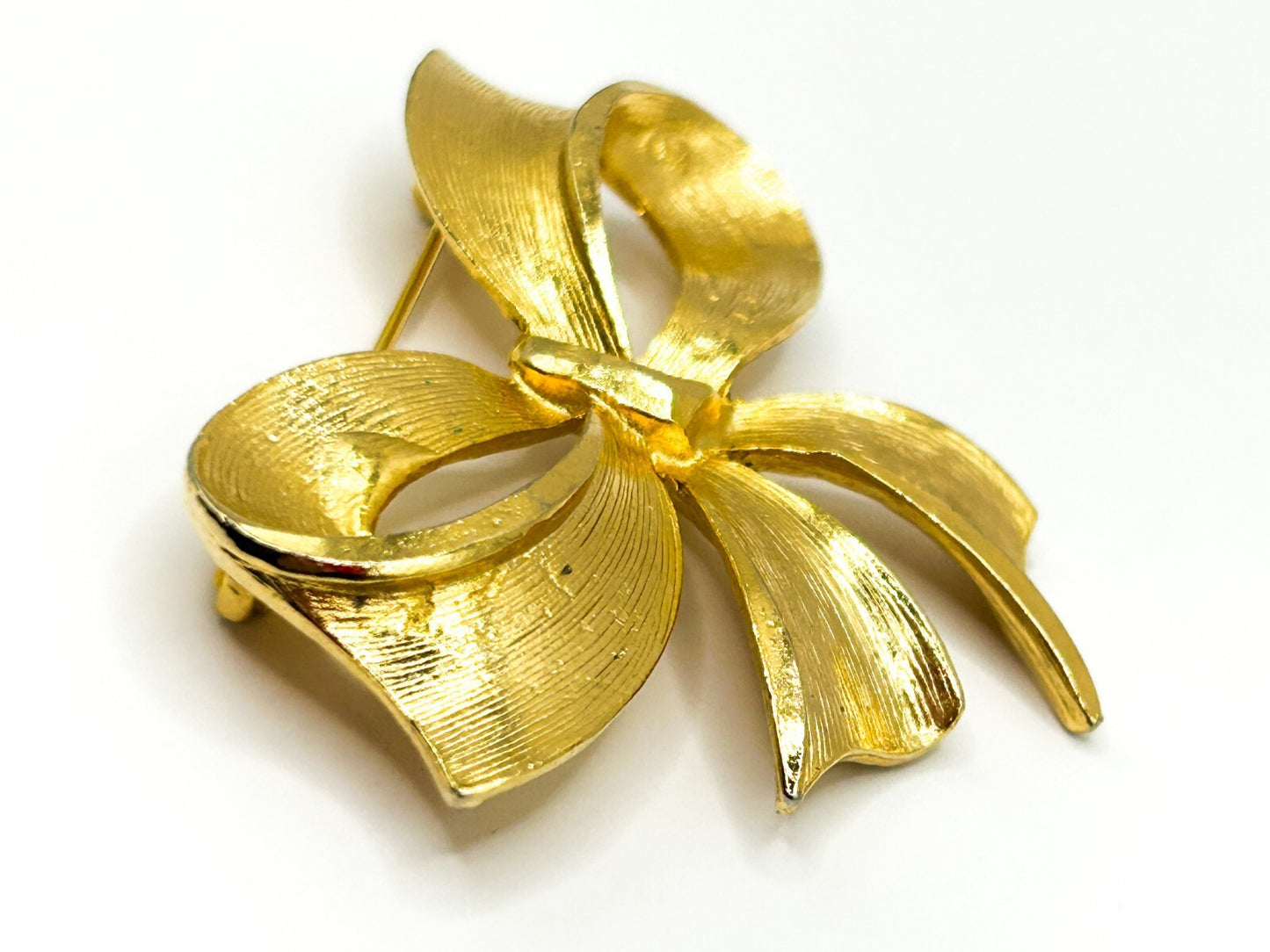 Vintage Gold Tone Bow Brooch Brushed Textured Ribbon Statement Pin 5cm