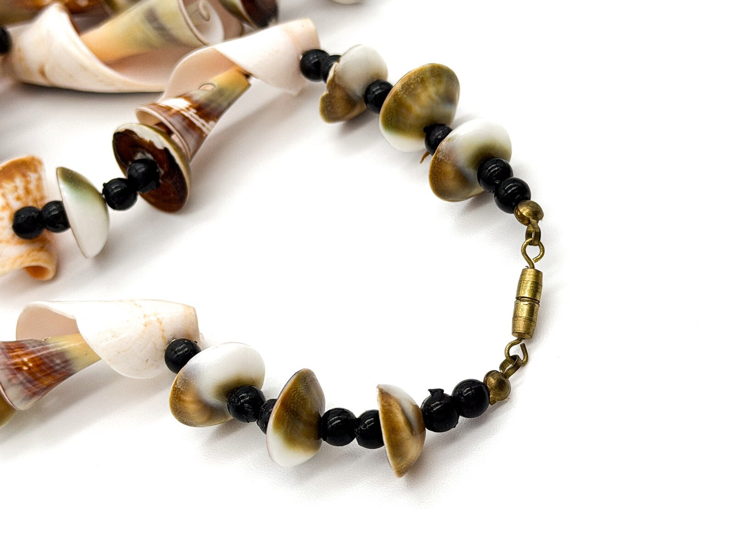 Vintage Conch Shell Necklace Graduated Spiral Shell Bead Strand Coastal Boho