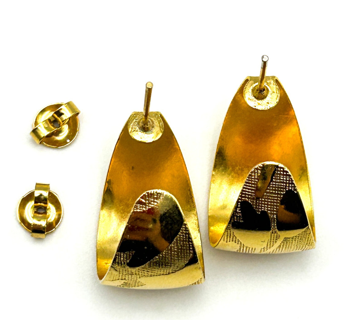 Vintage Gold Tone Half Hoop Earrings Textured Leaf Design Curved Stud 2cm
