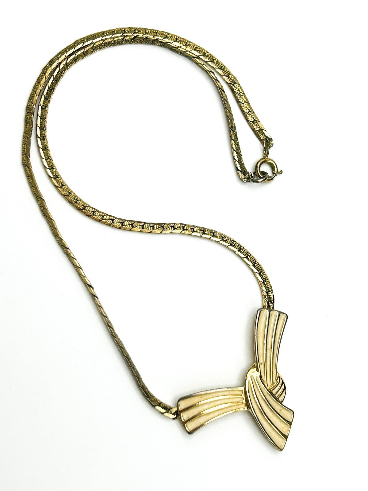 Vintage Trifari Gold Tone Enamel Ribbon Pendant Necklace READ