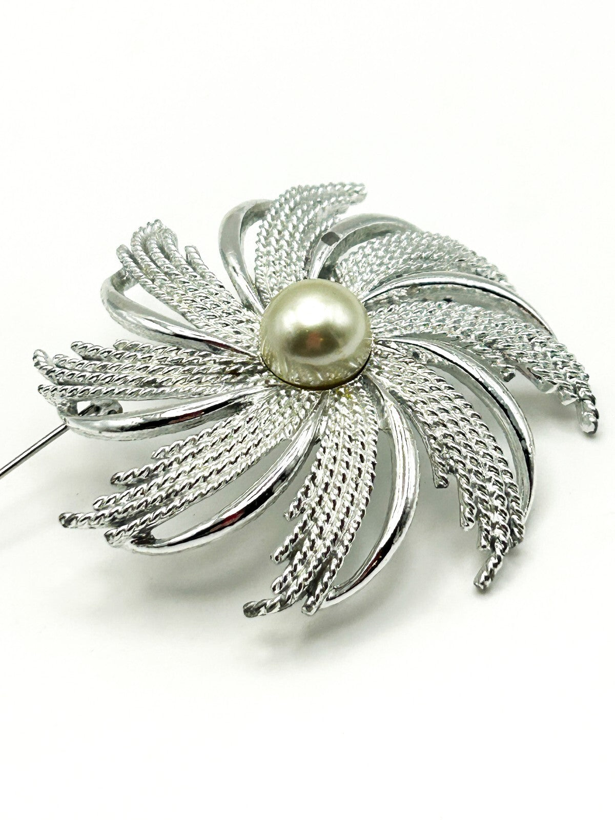 Sarah Coventry Silver Tone Sunburst Flower Brooch Faux Pearl Centre Pinwheel VTG