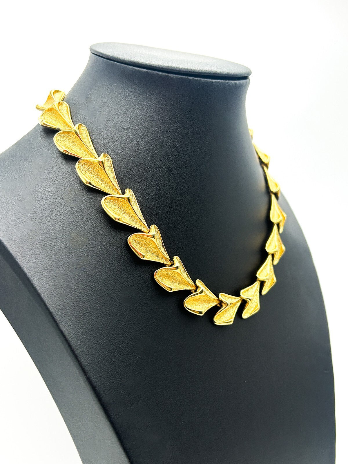 Gold Tone Laurel Leaf Link Necklace & Bracelet Set – Articulated Brushed Finish
