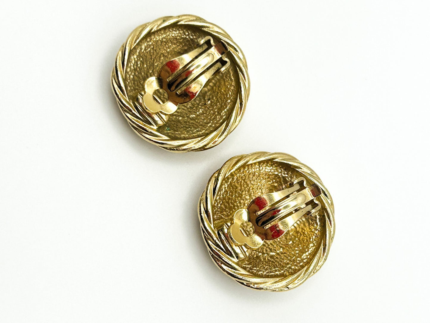 Vintage 80s Gold & Pink / White Swirl Circular Bold Clip On Earrings