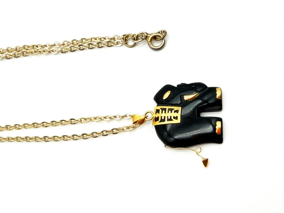 Vintage Black Onyx Elephant Pendant Necklace Gold Tone Oriental Style Detail