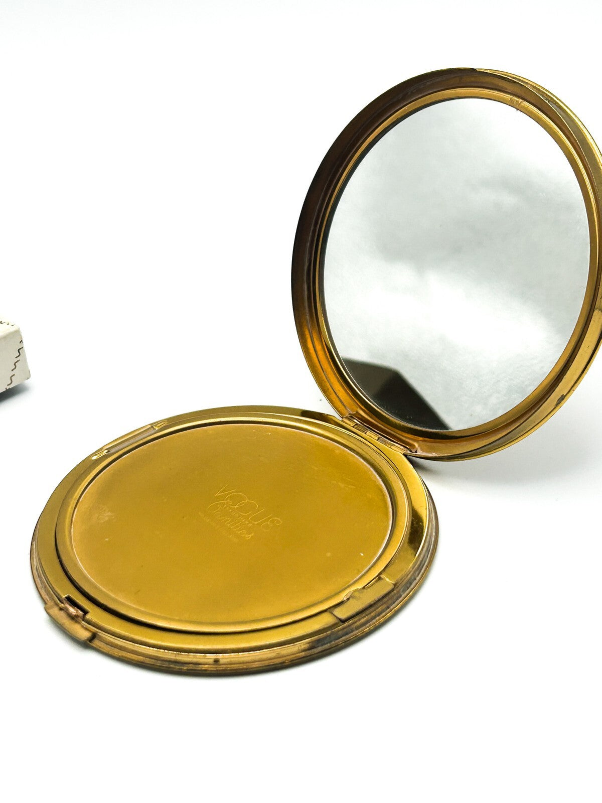 Stratton “Vogue” Floral Enamel Powder Compact Made in England with Original Box