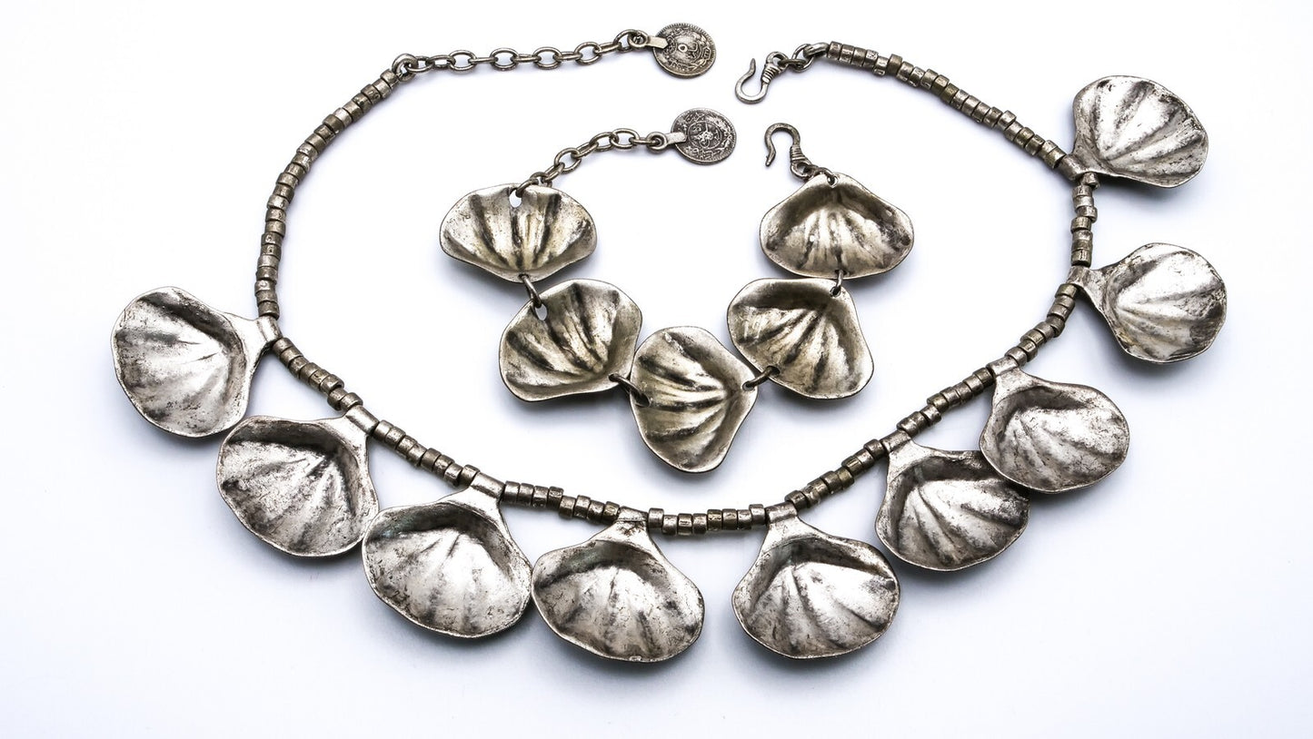 Demeter Creed Shells [Bracelet and Necklace Set]